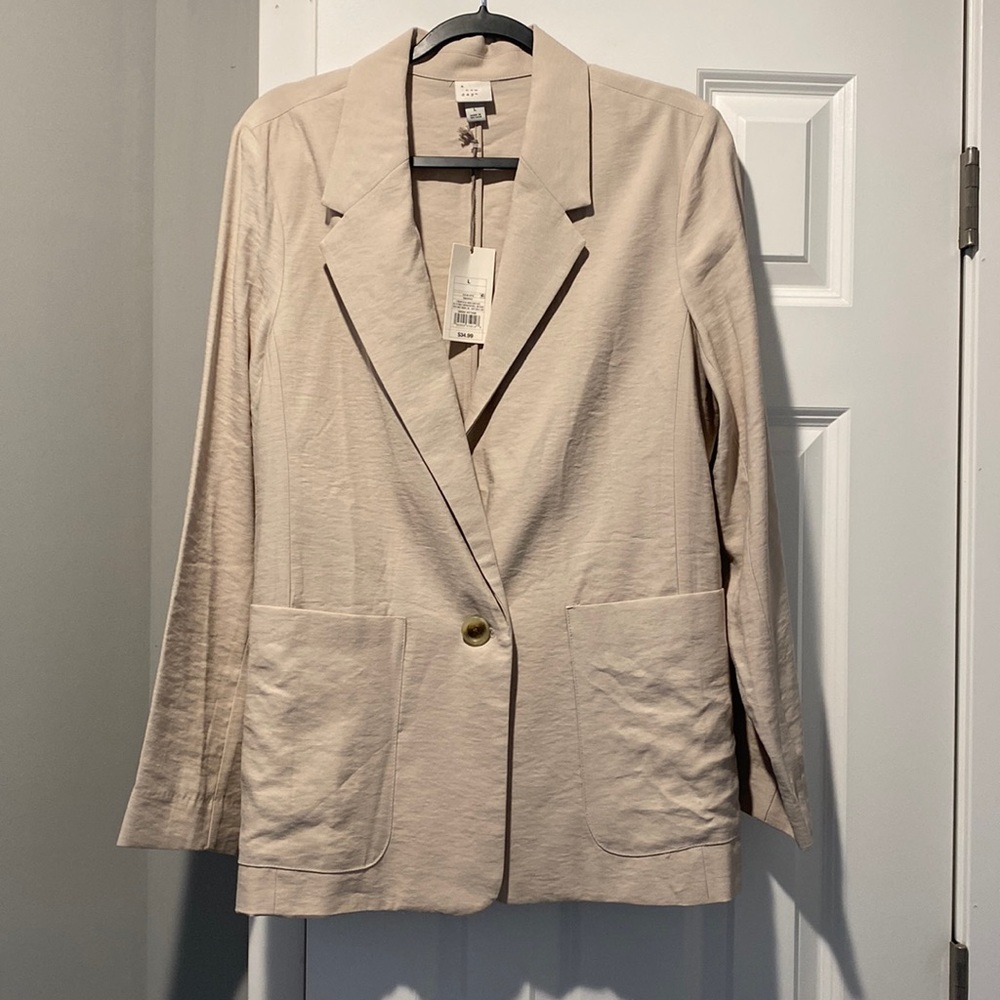Brand New ‼️ A New Day Light-Weight Blazer. With tags! Never worn! Size L